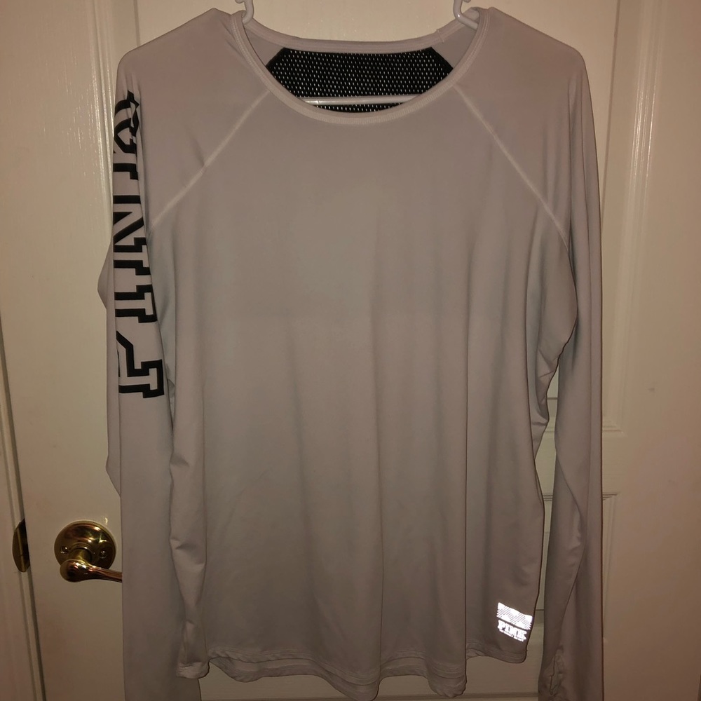 white long sleeve t shirt